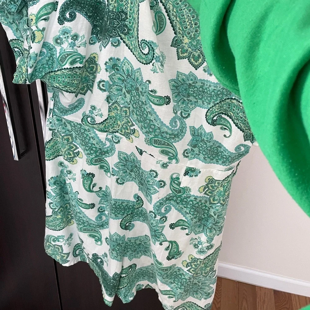 Green romper - Picture 2 of 2